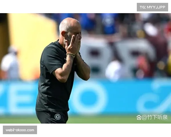 切尔西边锋斯特林加练传中，试图夺回主力位置